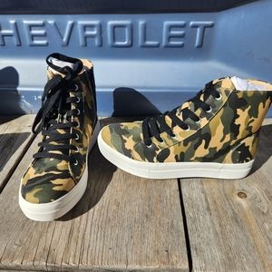 Soda brand camo Hightop tennies size 8.5